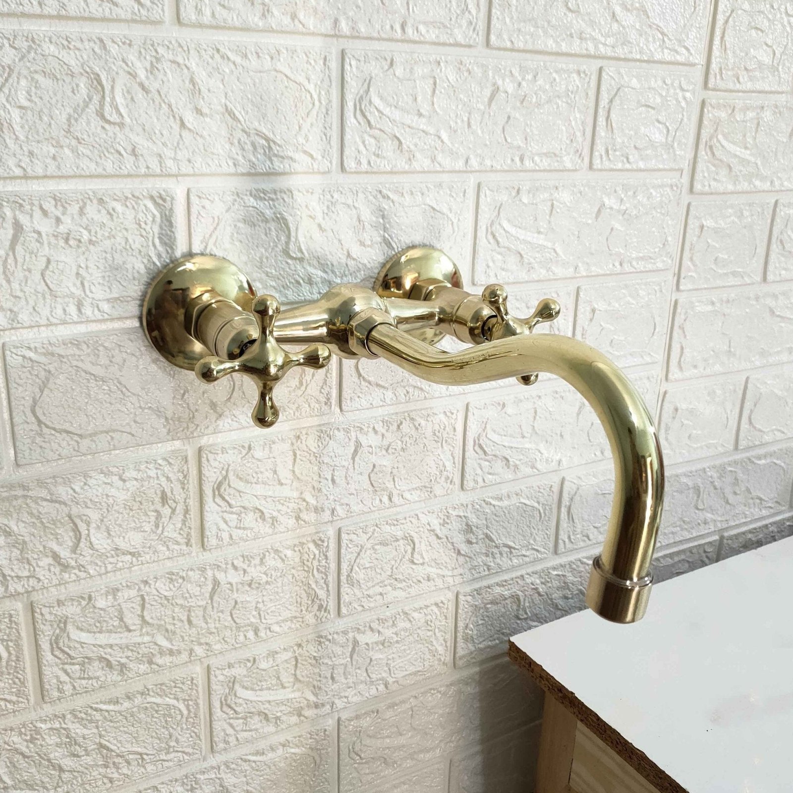 Unlacquered Brass Curved Wall Mounted faucet - Image 4